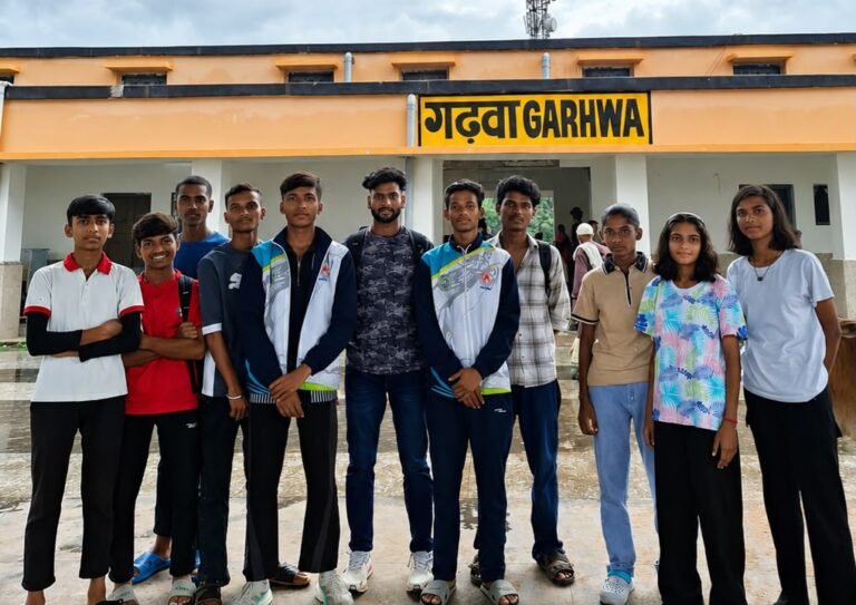 झारखंड राज्य&nbsp; सब जूनियर एथलेटिक्स चैंपियनशिप के लिए गढ़वा जिला टीम टीम धनबाद के लिए रवाना&nbsp;&nbsp;&nbsp;&nbsp;