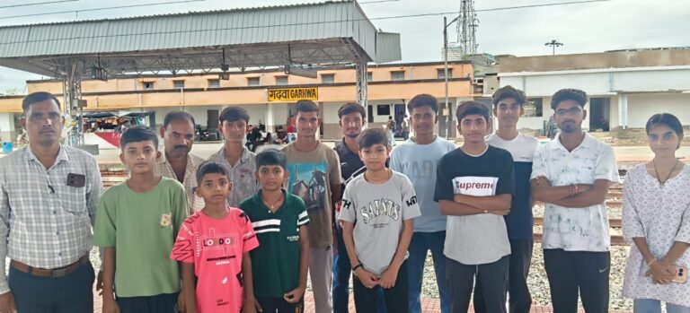 18 सदस्यीय गढ़वा&nbsp; जिला टेबल टेनिस टीम जमशेदपुर रवाना