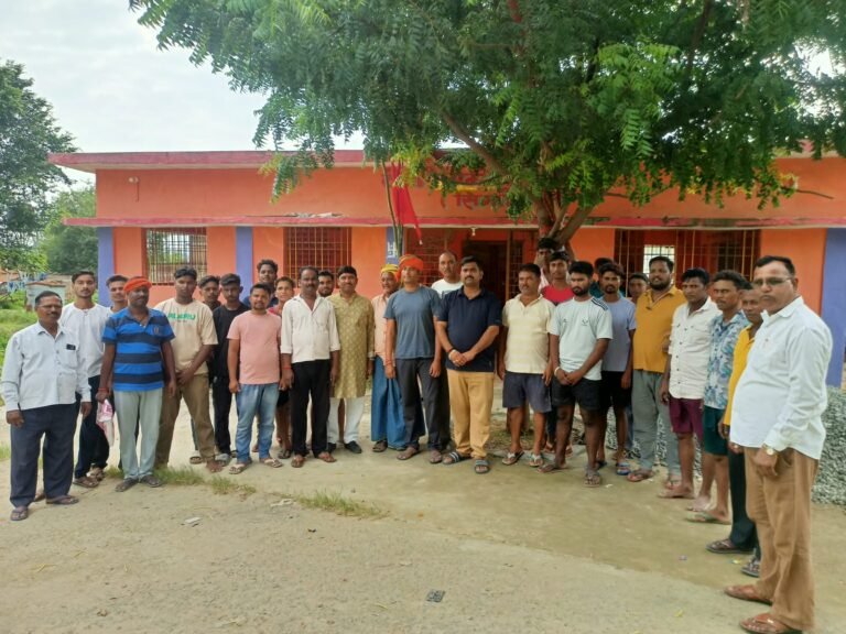 मां की भक्ति में एकजुट हुआ गढ़टोला,नवयुवक संघ दुर्गा पूजा कमेटी का गठन